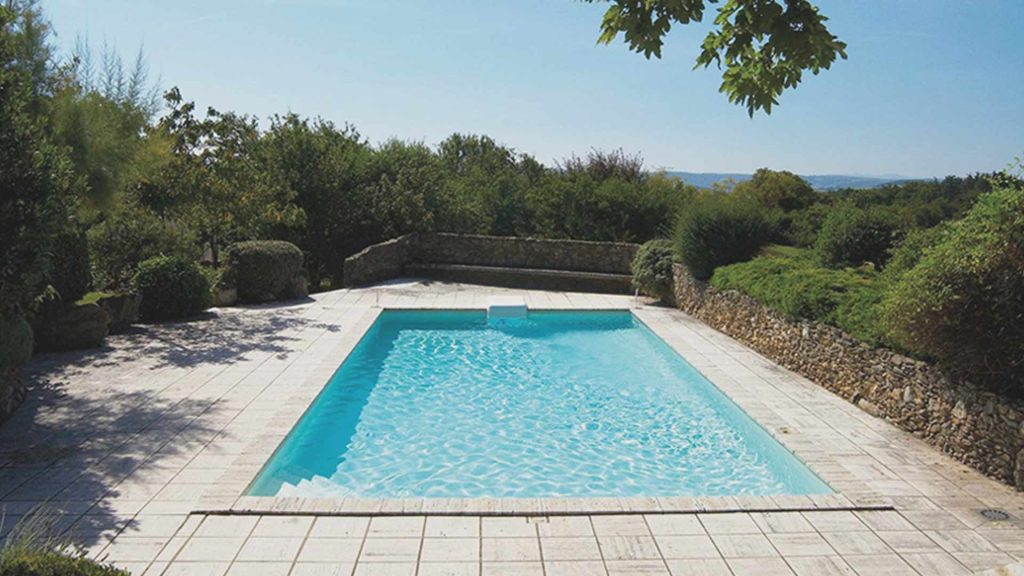 Piscine rénovée par YesPiscine