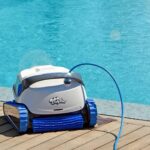 Robot de piscine Dolphin S200 : efficacité et confort dans vos magasins YesPiscine
